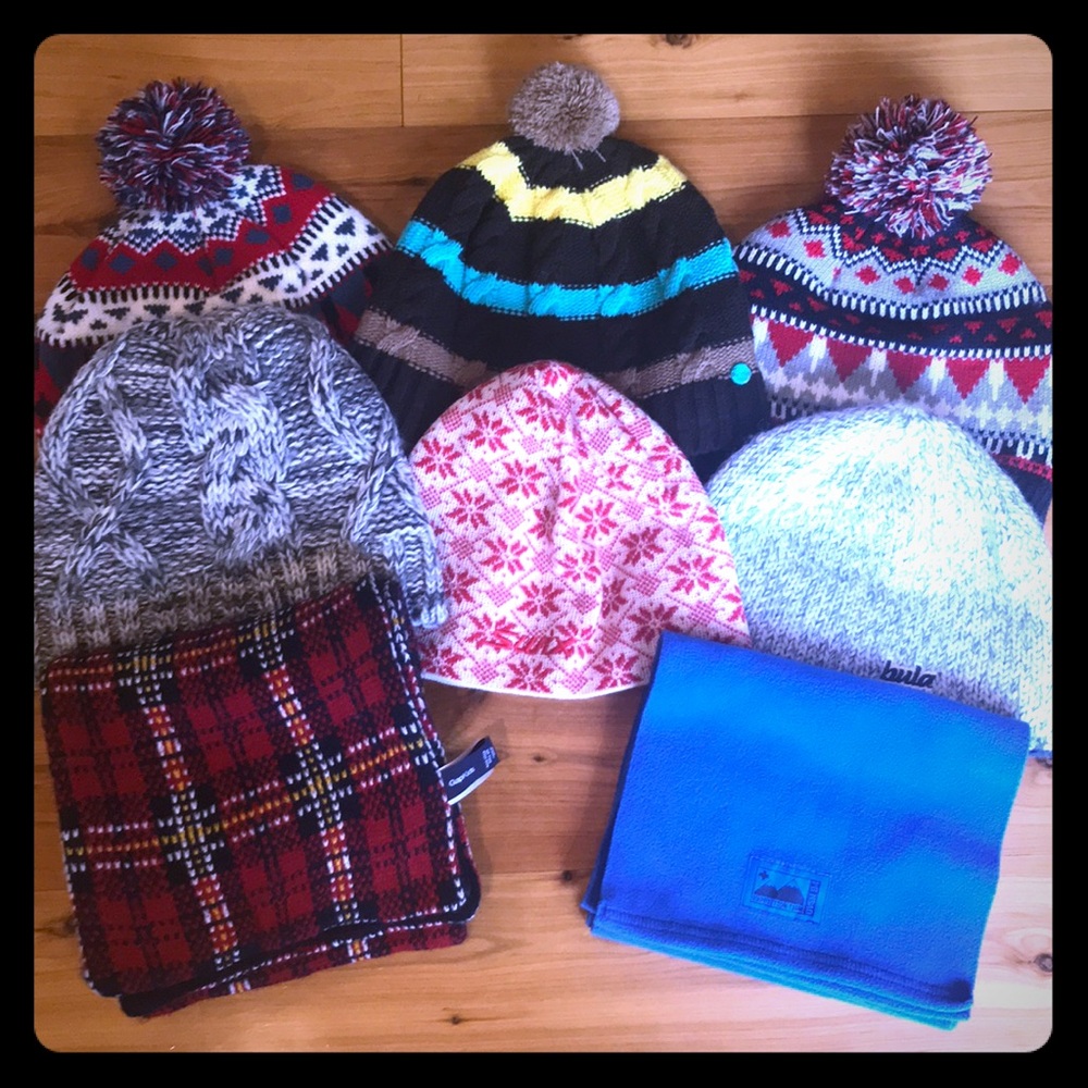 Bundle of 6 hats and 2 scarves